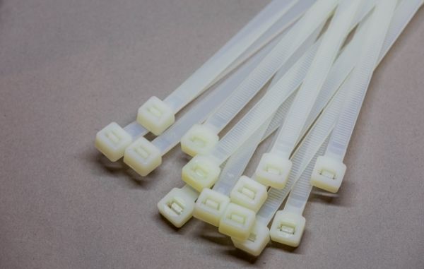 2.5mm x 150mm White Cable Tie 100pcs